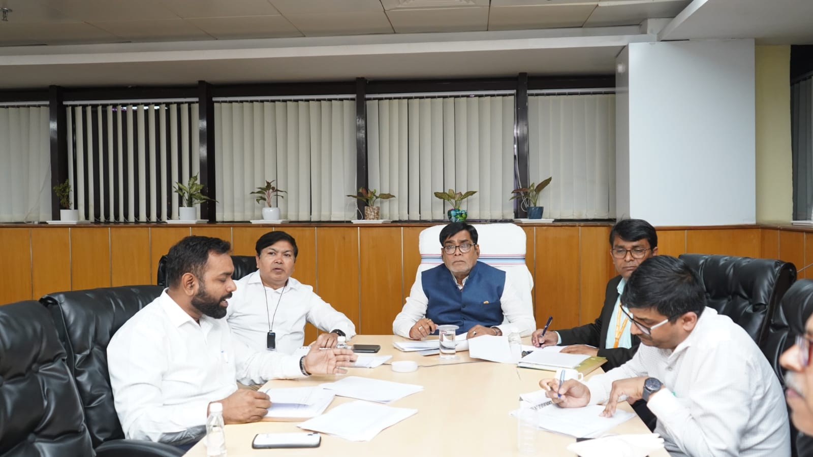 कृषि योजनाओं के क्रियान्वयन में लापरवाही बर्दाश्त नहीं: मंत्री राम कृपाल यादव की सख्त चेतावनी