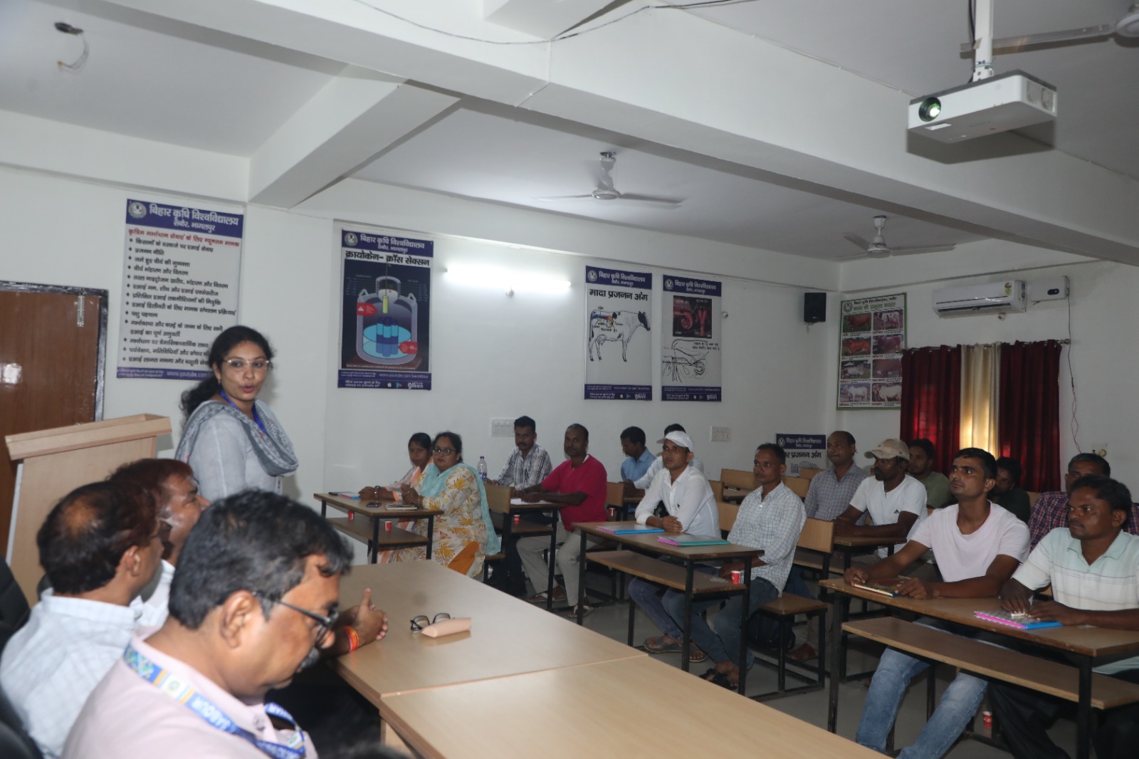 ग्रामीण युवाओं को कृत्रिम गर्भाधान का प्रशिक्षण: पशुपालन क्षेत्र में कौशल विकास की नई पहल